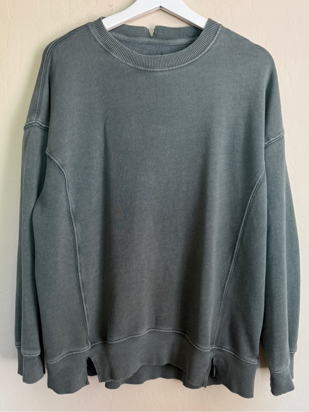 aerie Women’s The Chill Crewneck Oversized Casual Sweatshirt Slate Green Small